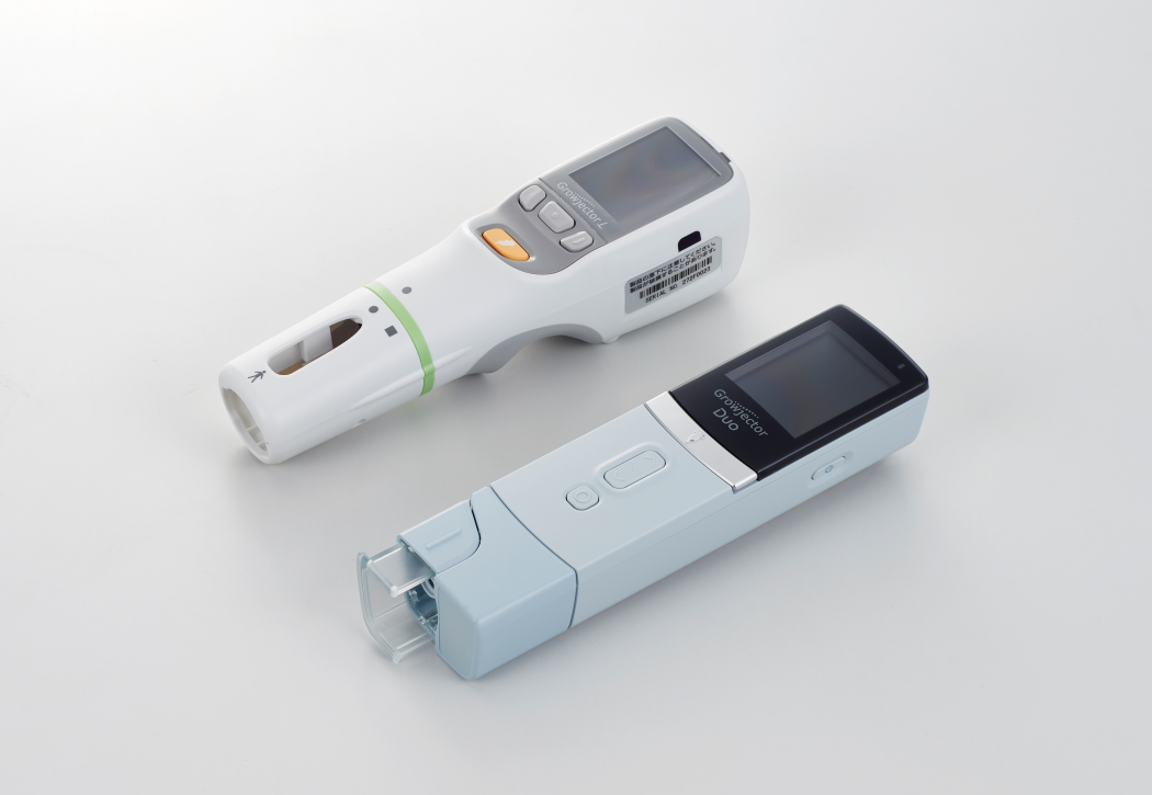 グロウジェクター<sup>®</sup>Duo(手前)とグロウジェクター@Lにより治療選択肢を広げる