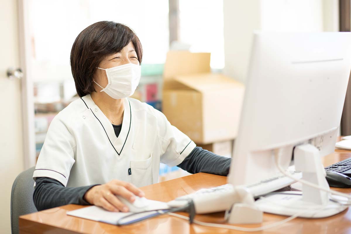 医療事務なし完全一人薬剤師体制－初めてのレセプト請求でもサポートスタッフのおかげでスムーズに完遂